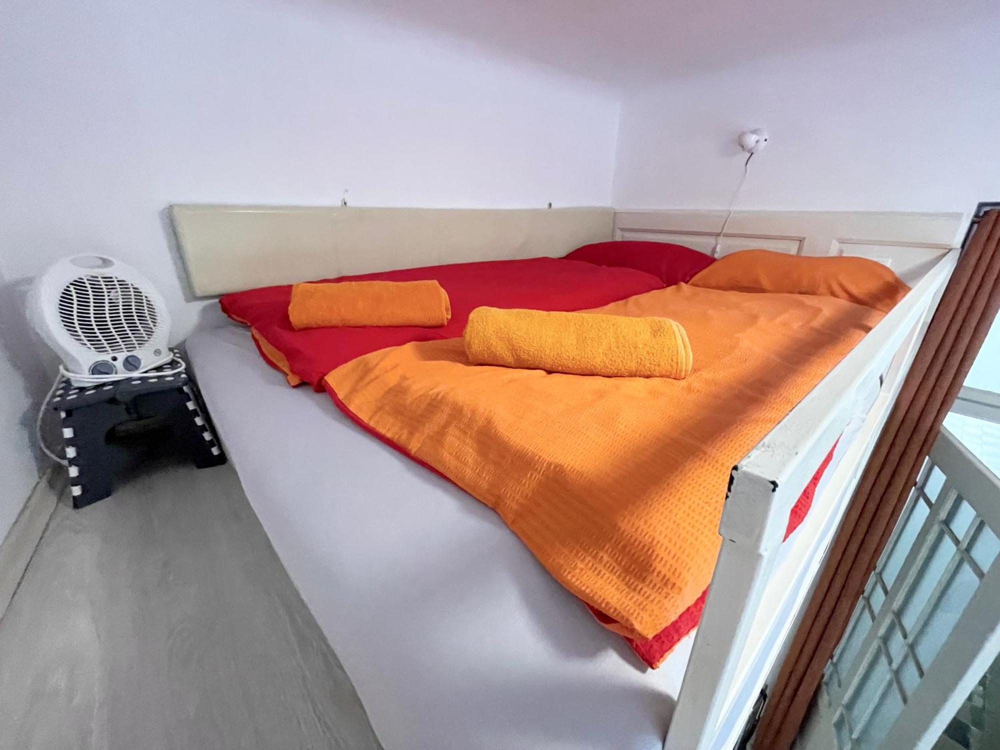 Junior Orange Apt. Apartment